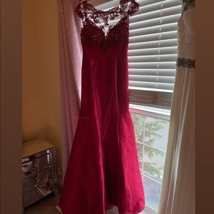 Macduggal gown size 4 nwt